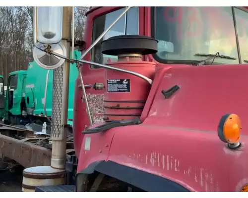Mack DM690S Air Cleaner