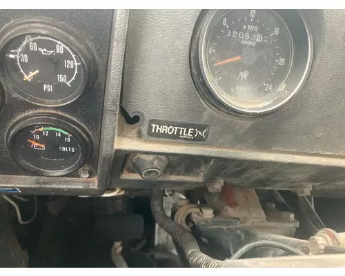 Mack DM800 Instrument Cluster