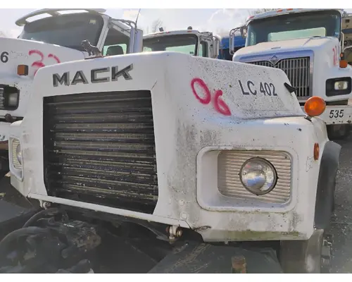 Hood MACK DM690S Crj Heavy Trucks And Parts