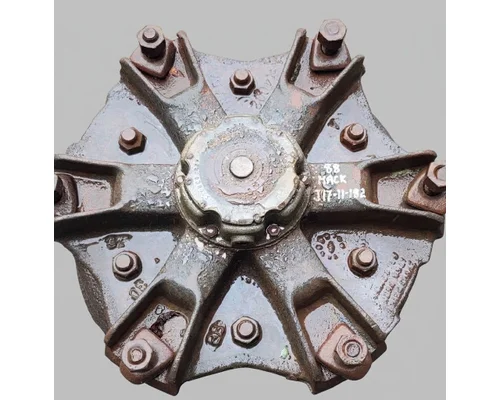 Hub MACK DM690S Camerota Truck Parts