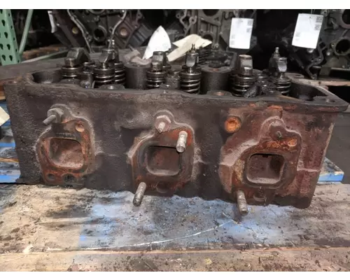 Mack E7-300 Cylinder Head