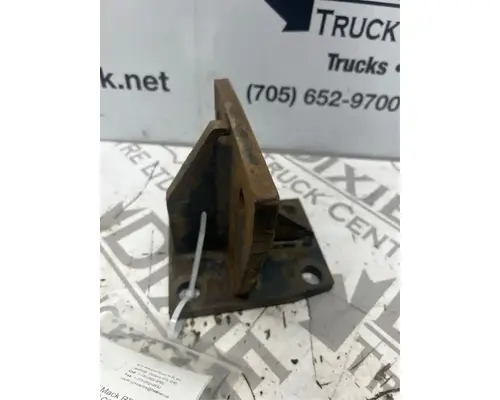 Mack E7-400 Engine Mounts