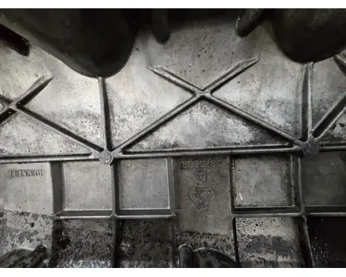 Mack E7-460 Valve Cover