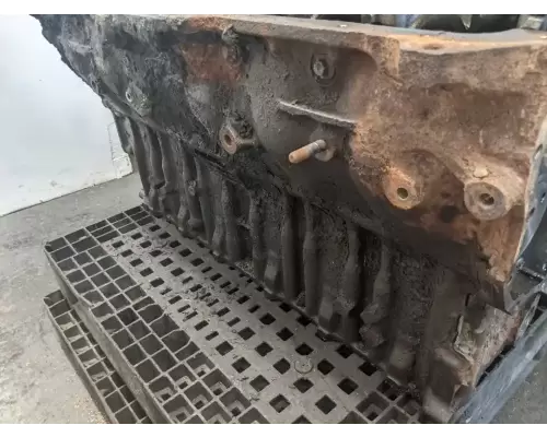 Mack E7 Cylinder Block