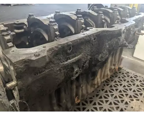 Mack E7 Cylinder Block