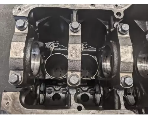 Mack E7 Cylinder Block