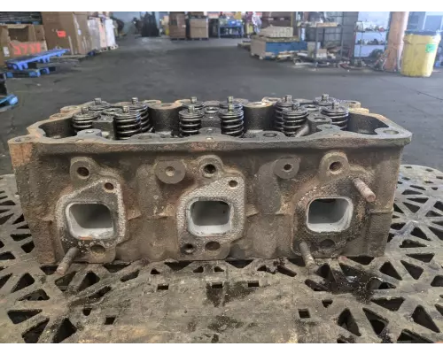 Mack E7 Cylinder Head