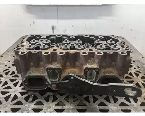 Mack E7 Cylinder Head