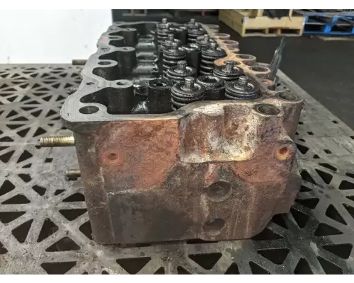 Mack E7 Cylinder Head