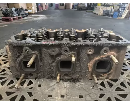 Mack E7 Cylinder Head