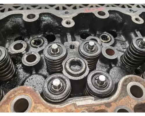 Mack E7 Cylinder Head