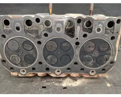 Mack E7 Cylinder Head