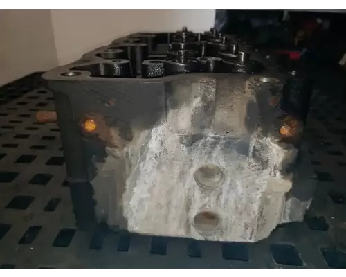 Mack E7 Cylinder Head