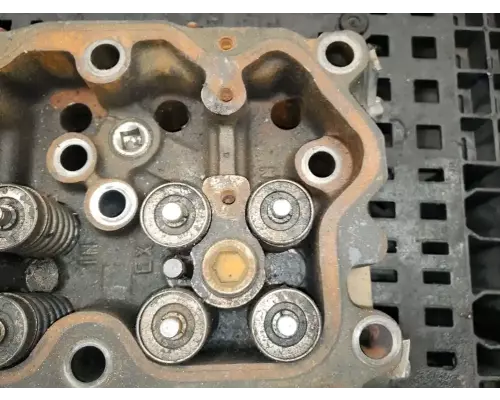 Mack E7 Cylinder Head