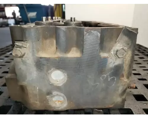 Mack E7 Cylinder Head