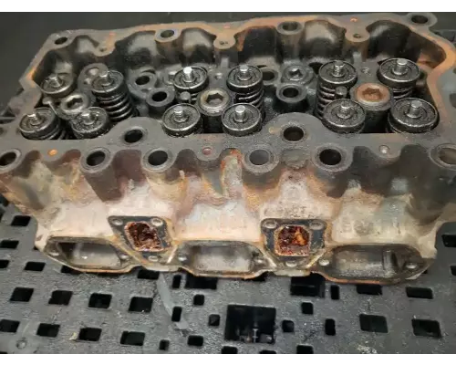 Mack E7 Cylinder Head