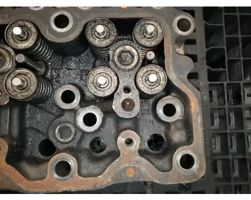 Mack E7 Cylinder Head