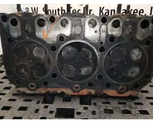 Mack E7 Cylinder Head