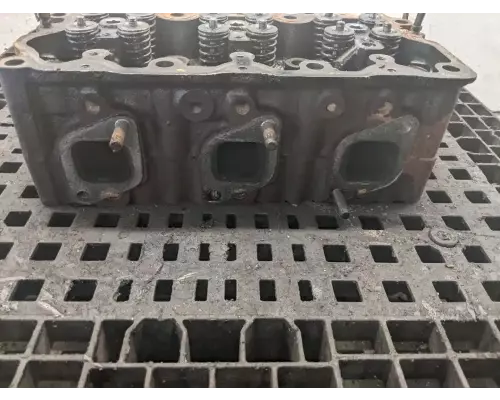 Mack E7 Cylinder Head