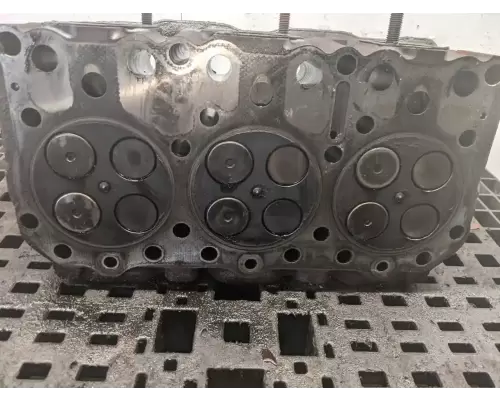 Mack E7 Cylinder Head