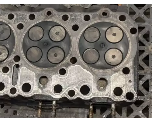 Mack E7 Cylinder Head