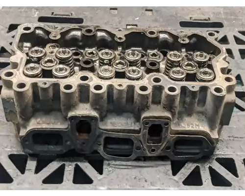 Mack E7 Cylinder Head