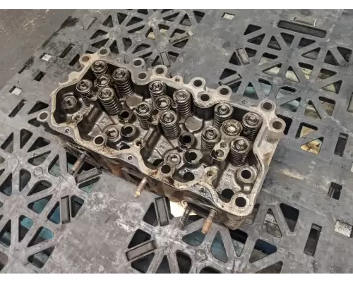 Mack E7 Cylinder Head