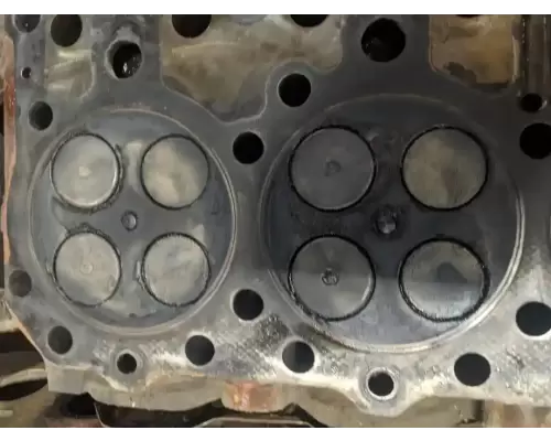 Mack E7 Cylinder Head