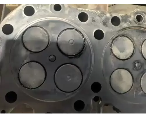 Mack E7 Cylinder Head