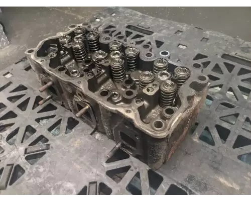 Mack E7 Cylinder Head