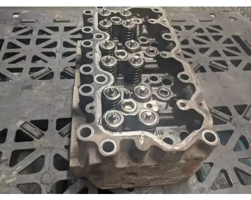 Mack E7 Cylinder Head