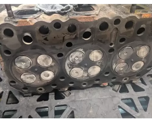 Mack E7 Cylinder Head