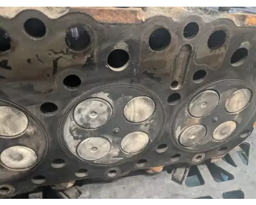 Mack E7 Cylinder Head