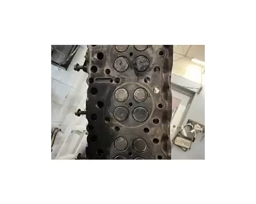 Mack E7 Cylinder Head