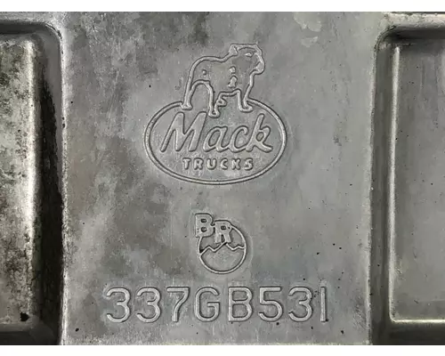 Mack E7 Engine Valve Cover