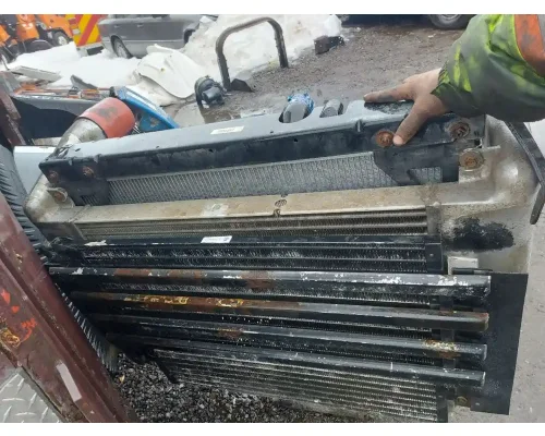 Mack E7 Radiator