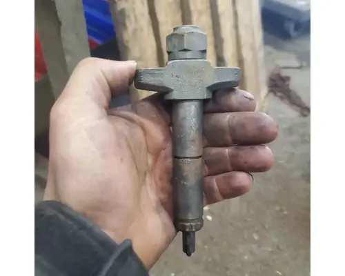 Fuel Injector Mack ENDT 673 Caseyâs Truck Salvage World