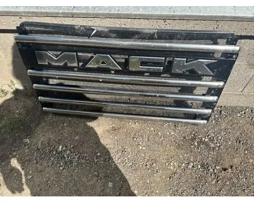 Mack GRANITE Grille