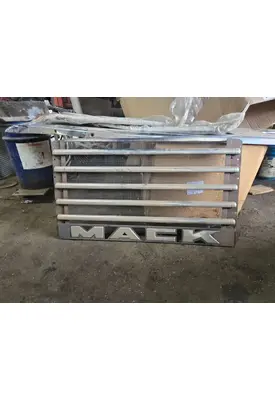 Mack GU713 Grille
