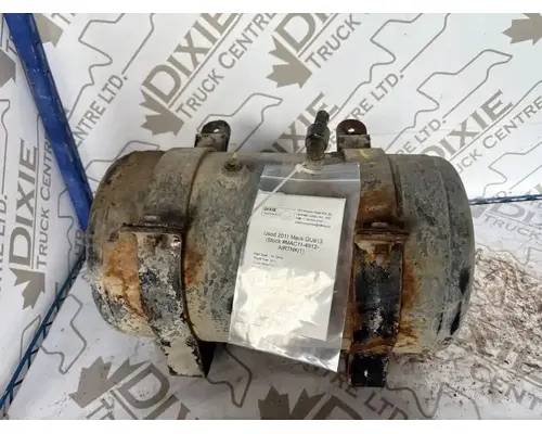 Mack GU813 Air Tank