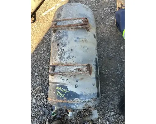 Mack GU813 Air Tank