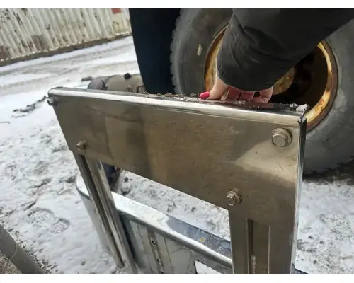 Mack GU813 Bumper Assembly, Front