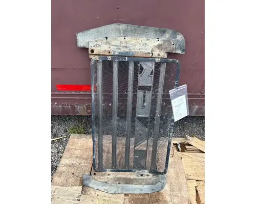 Mack GU813 Grille
