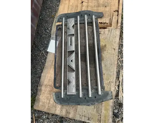 Mack GU813 Grille