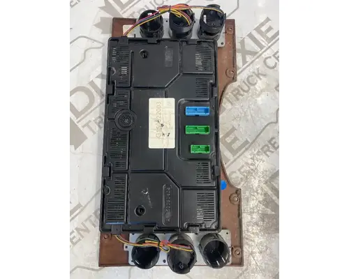 Mack GU813 Instrument Cluster