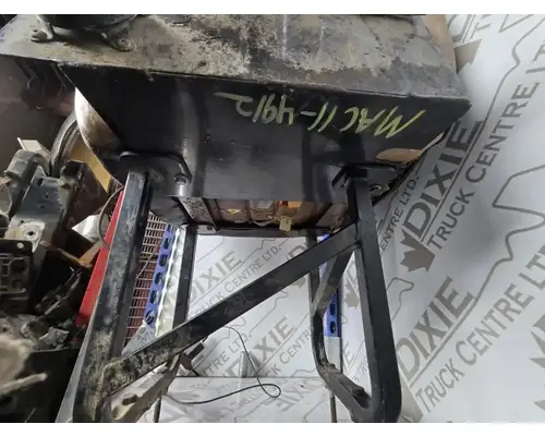 Mack GU813 Seat, Front