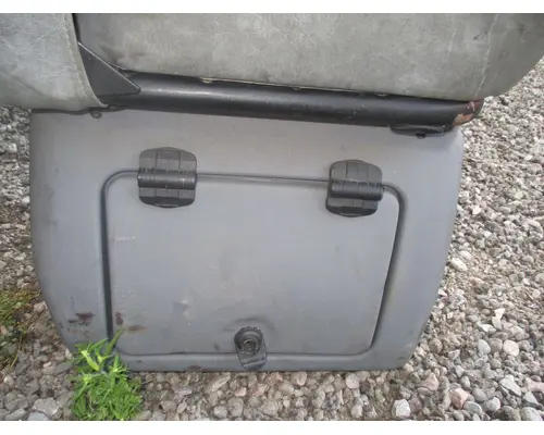 Mack GU813 Seat, Front