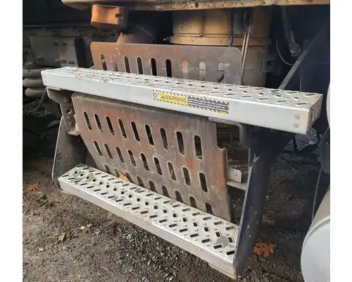 DPF (Diesel Particulate Filter) Mack GU713 Complete Recycling Group LLC