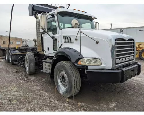 Complete Vehicle MACK GU813 2679707 Ontario Inc