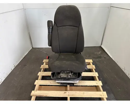 Seat, Front MACK GU813 Housby